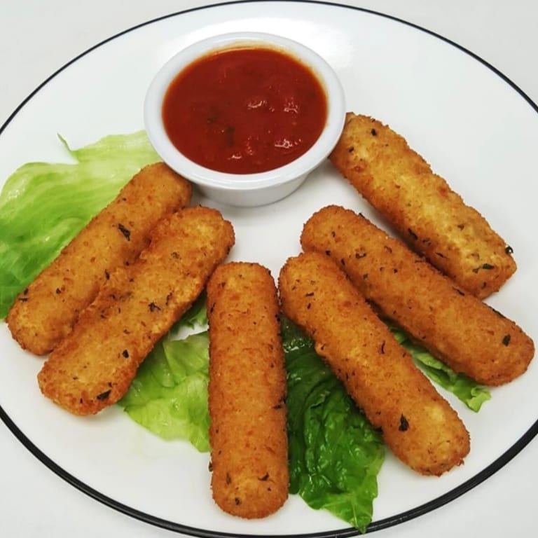 Delicious Mozzarella Sticks: A Crowd Favorite
