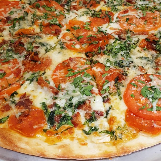 Chicken Pesto Pizza (Medium 16").