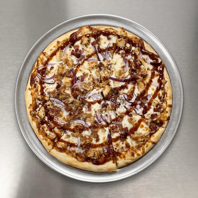 BBQ Chicken Pizza (Medium 16").
